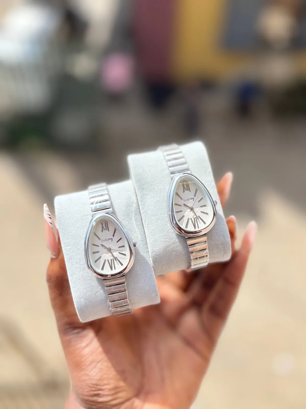 Female Oval Quartz Watch, photo 4