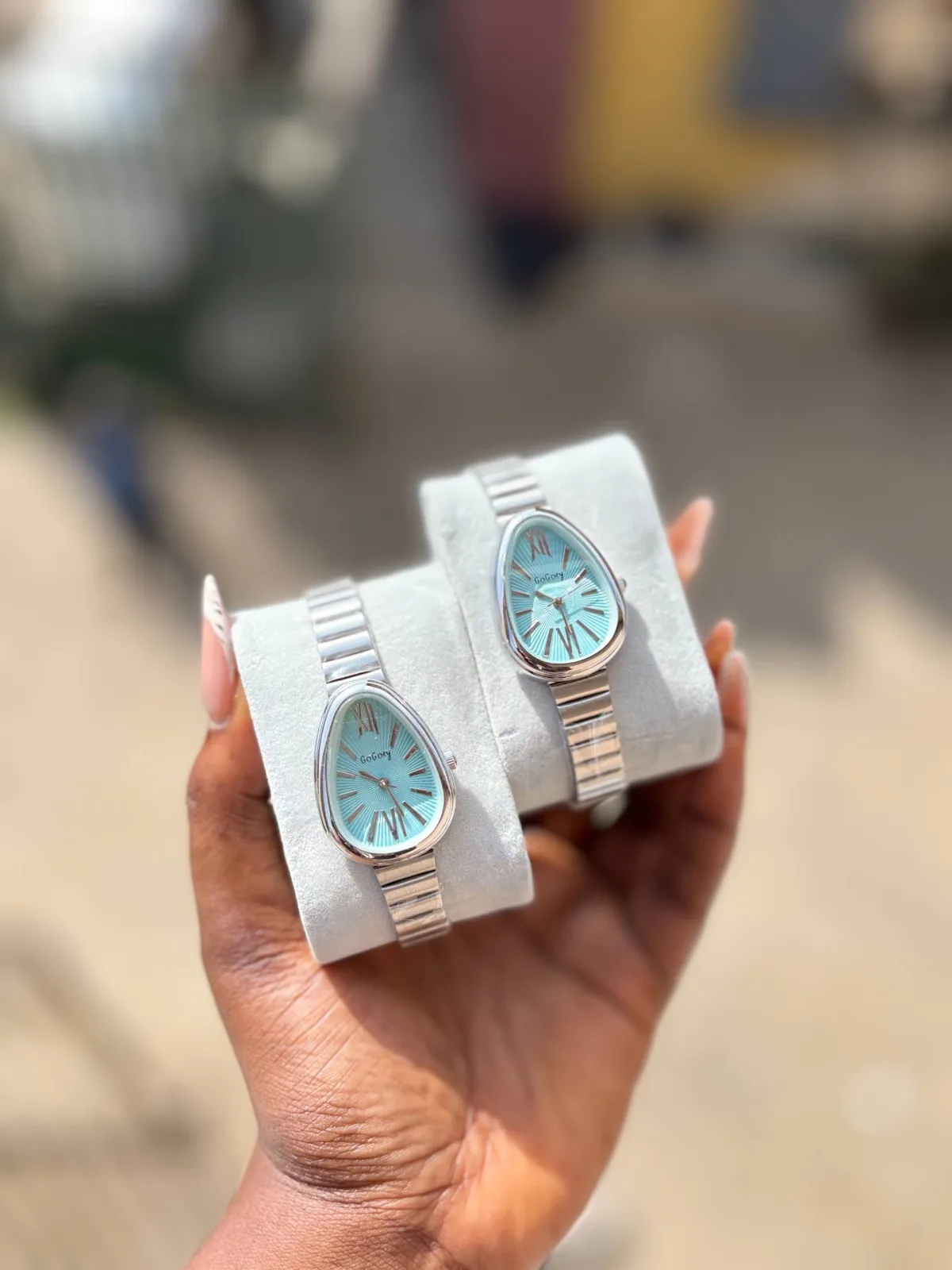Female Oval Quartz Watch, photo 3