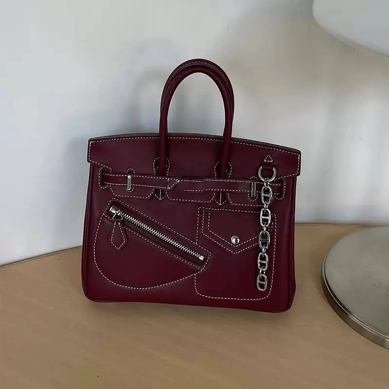 Large capacity women's bag